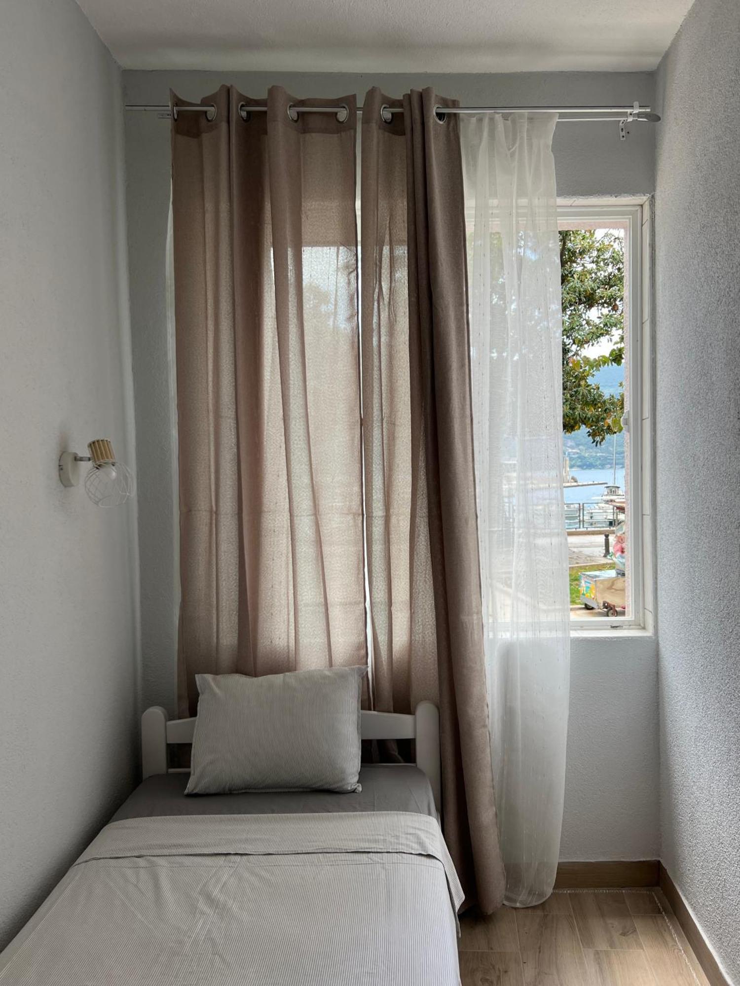 Apartments Astoria Hn Herceg Novi Kültér fotó